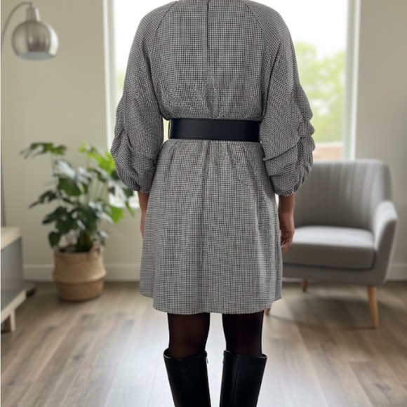 ✨ NWT Neiman Marcus Embroidered Statement Sleeve Dress ✨ - Picture 3 of 10